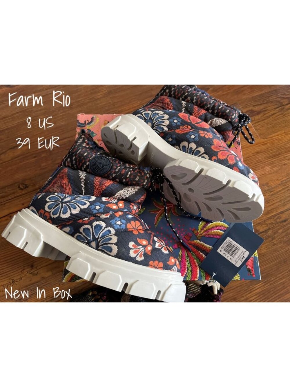 Farm Rio Puffer Bootie Platform Pineapple Flowers Women's Size 8 - New